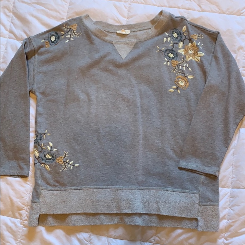 Sweatshirt